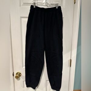 Holllister feel good fleece dad joggers size small. Black